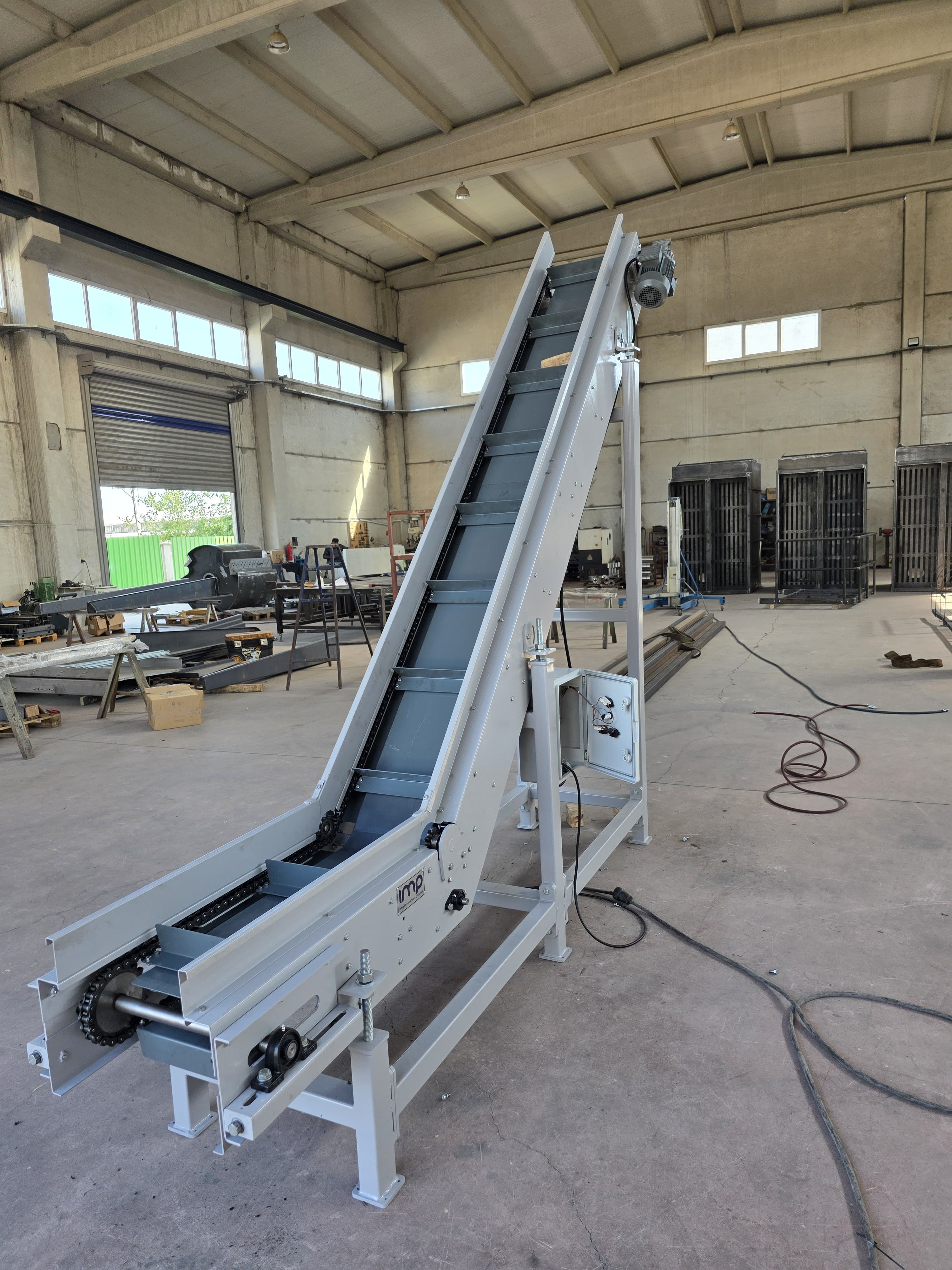 Inclined Chain Conveyor - 3